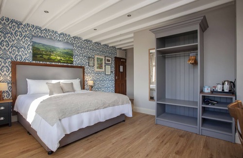 Sidcot Casa | Woodborough Inn
