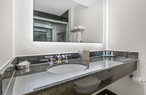Perinton Hotel | Woodcliff Hotel and Spa