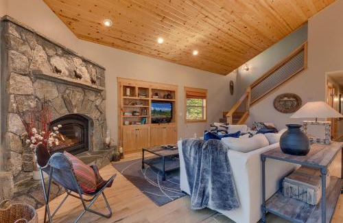 Truckee Casa | Woodcrest at Tahoe Donner 3BR with Pool Table - 3000 sq ft