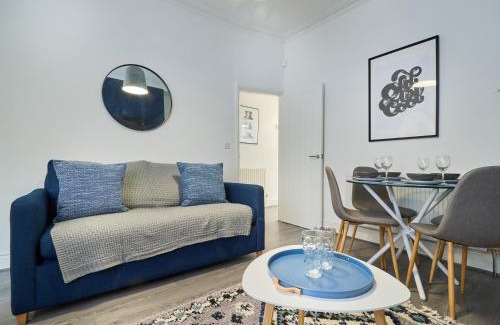 Liverpool Casa | Woodcroft House - Air Host & Stay - 4 Bedrooms