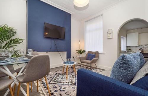 Liverpool Casa | Woodcroft House - Air Host & Stay - 4 Bedrooms