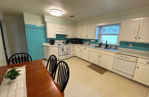 Dover Casa | Wooded and secluded 3-bed home with a view, game room, fire pit and gym in Dover
