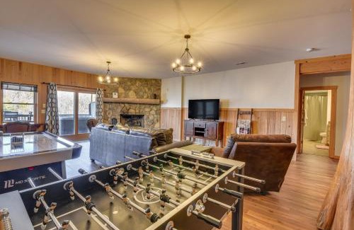 Sapphire Casa | Wooded Cabin Mtn Views, Hot Tub and 2 Decks!