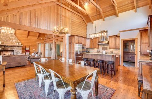 Sapphire Casa | Wooded Cabin Mtn Views, Hot Tub and 2 Decks!