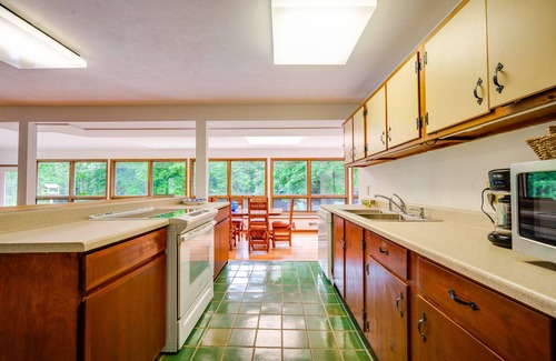 Newtown Casa | Wooded Getaway on Serene Brook ~ 50 Acres of Privacy!