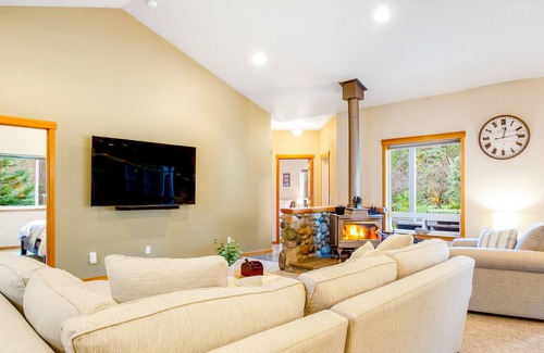 Camano Island Casa | Wooded home with private hot tub, free wifi, game room & gorgeous grounds