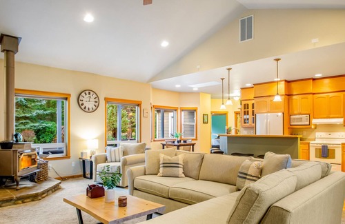 Camano Island Casa | Wooded home with private hot tub, free wifi, game room & gorgeous grounds