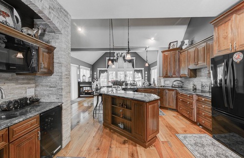 Austinburg Casa | Wooded Luxury Home