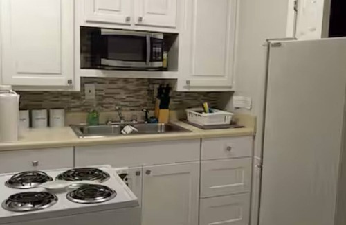 Church Street Apartamento | Wooded Oasis: Safe & Secluded 2BR, Full Bath Retreat