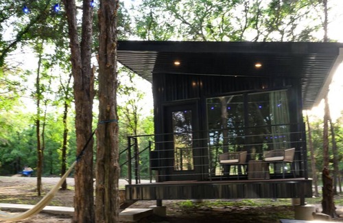 Alvord Cabina | Private Escape: 4 Cabins / 4 Full Baths / 8 Guests / Lots of Room to Roam
