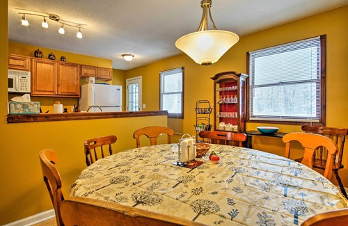 Lakewood Club Casa | Acogedor Twin Lake House ~ 15 minutos del lago Michigan!