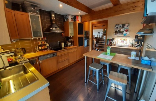 Saint-Genix-sur-Guiers Casa | Wooden family home CLIMATISATION and JACUZZI