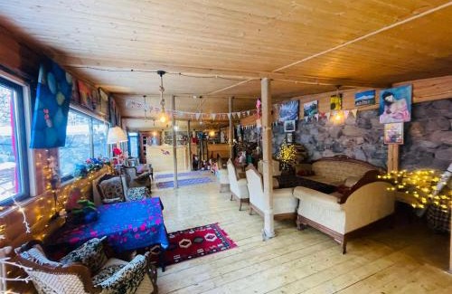 Bagvdanari Chalet De Esquí | Wooden huts In Mestia-Hut for 14
