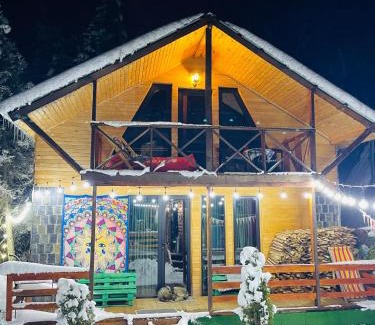 Bagvdanari Chalet De Esquí | Wooden huts In Mestia-Hut for 14