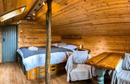 East Drayton Chalet De Esquí | Wooden tiny house Glamping cabin with hot tub 1
