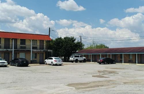 Sweet Home Hotel | Woodfield Inn & Suites Hotel O, Yoakum TX 111