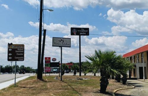Sweet Home Hotel | Woodfield Inn & Suites Hotel O, Yoakum TX 111