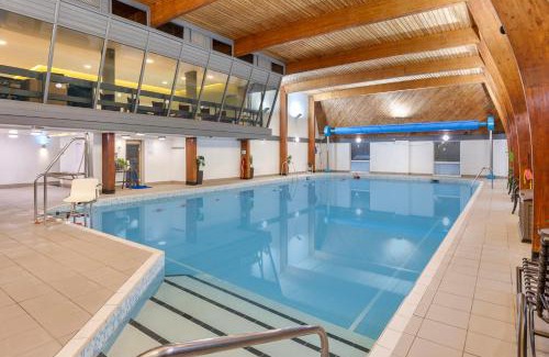 Milton Damerel Complejo | Woodford Bridge Country Club