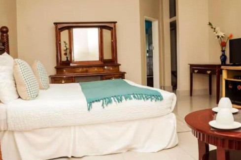 Zambia Hotel | WoodHorse Lodge