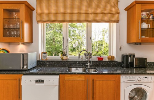 Petworth Cabaña | Woodland Cottage by inspirestays.com - a cottage that sleeps 2 guests in 1 bedroom