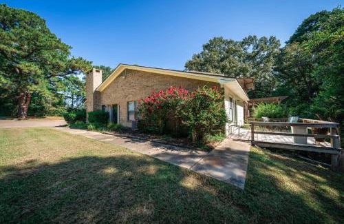 Gladewater Casa | Woodland Springs