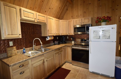 Laurelville Cabina | Granero-Baño Privado-Familiar-Vista al bosque-Hitchin' Post