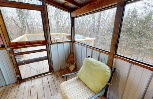 Laurelville Cabina | Granero-Baño Privado-Familiar-Vista al bosque-Hitchin' Post