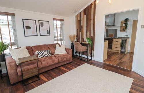 Swarland Cabaña | WOODLAND VIEW LODGE, pet friendly, luxury holiday cottage in Felton