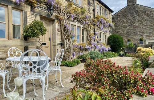 Almondbury Casa | Woodlea Cottage