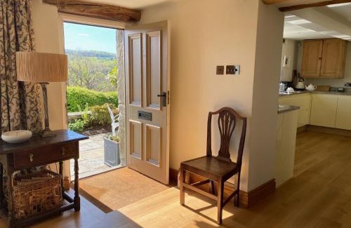 Almondbury Casa | Woodlea Cottage