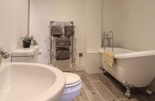 Woodbridge Cabaña | WOODPECKER BARN, pet friendly, luxury holiday cottage in Framlingham
