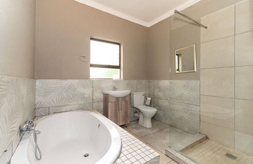 Hazyview Casa | Woodpeckers Guest House