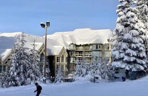 Upper Village Casa | Woodrun Lodge 616 | Stylish Top Floor Ski-In & Out Condo by Upper Village w/Hot Tub, Pool, Parking