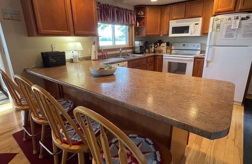 Bridgton Villa | WOODS POND SHOREFRONT