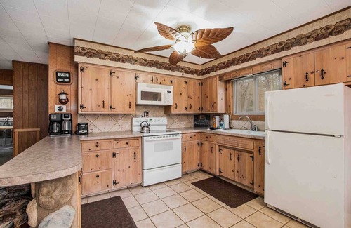 Branch Cabina | Woods & Water Cabin - Fish or Kayak on Pere Marquette River near Ludington, MI.