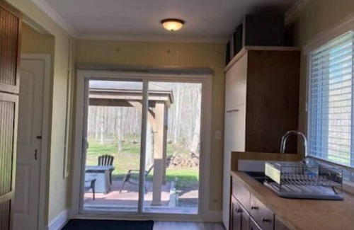 Sherkston Cabaña | Woodsandwaves Cottage Retreat