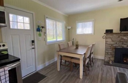 Sherkston Cabaña | Woodsandwaves Cottage Retreat