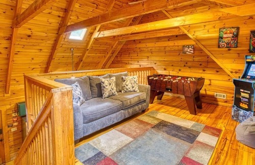 Pine Mountain Valley Cabina | Woodscape Cabins - Entire Complex - Sleeps 16
