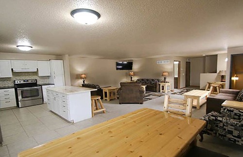 Wisconsin Dells Hotel | Woodside Dells Hotel & Suites