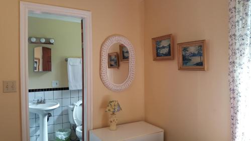 Agassiz Hotel | Woodside Inn