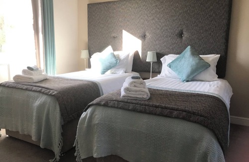 Fenay Bridge Casa | Woodsome Hall Golf Club Cottage on the Course