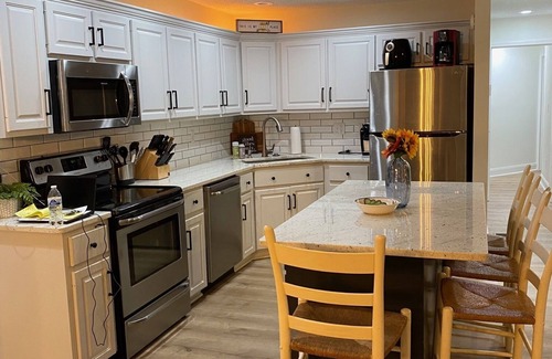 Bronston Condominio | Woodson Bend Resort~Lake Cumberland 27-1 Life Way 3BR, 3BA Condo