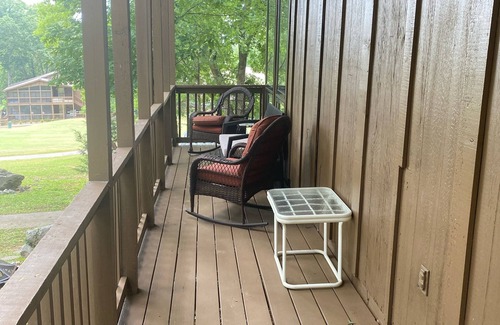 Bronston Condominio | Woodson Bend Resort~Lake Cumberland 27-1 Life Way 3BR, 3BA Condo