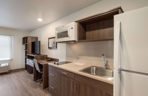 Colorado Springs Hotel | WoodSpring Suites Colorado Springs North - Air Force Academy