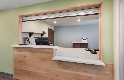 Murlin Heights Hotel | WoodSpring Suites Dayton North