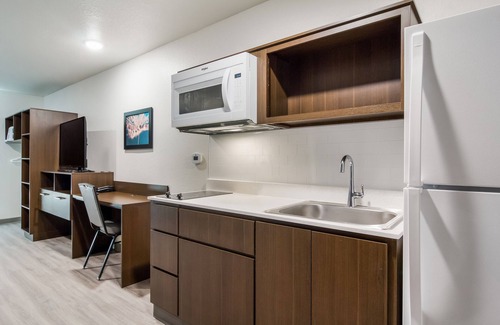 Dearborn Hotel | Woodspring Suites Dearborn - Detroit