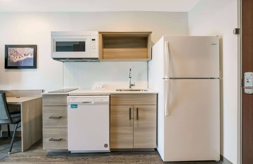 Ashley Oaks Hotel | WoodSpring Suites Knoxville - Cedar Bluff