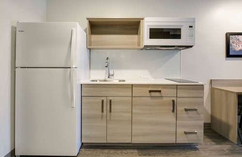 Ashley Oaks Hotel | WoodSpring Suites Knoxville - Cedar Bluff