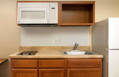 Jeffersontown Hotel | WoodSpring Suites Louisville Jeffersontown