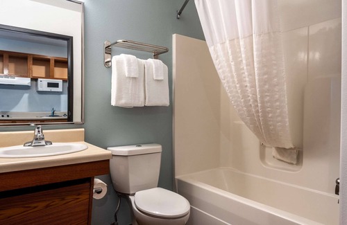 Macon Hotel | WoodSpring Suites Macon West I-475